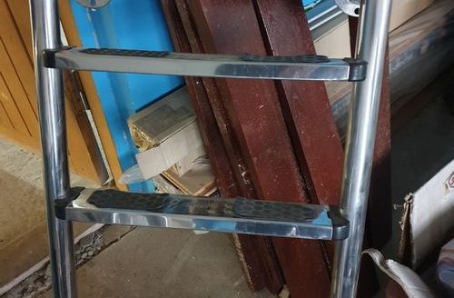 Продается лестница для бассейна б/у