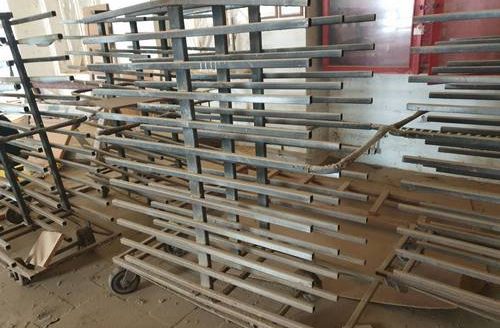 Продается стеллаж передвижной